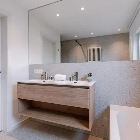 別荘 Huswell - Spacious With Garden Near The & Sea
